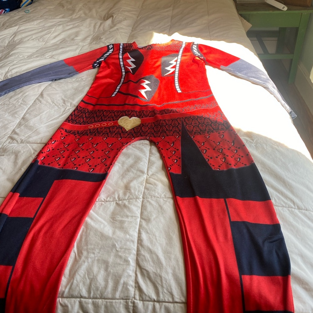 Rise of Red costume